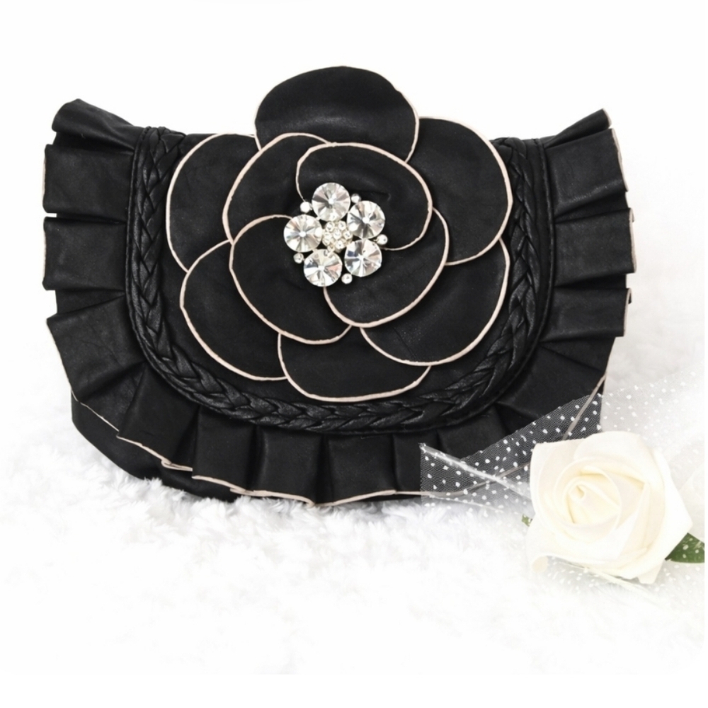⭐️ Host Pick ⭐️ Vintage | Black Faux Leather Jeweled Clutch